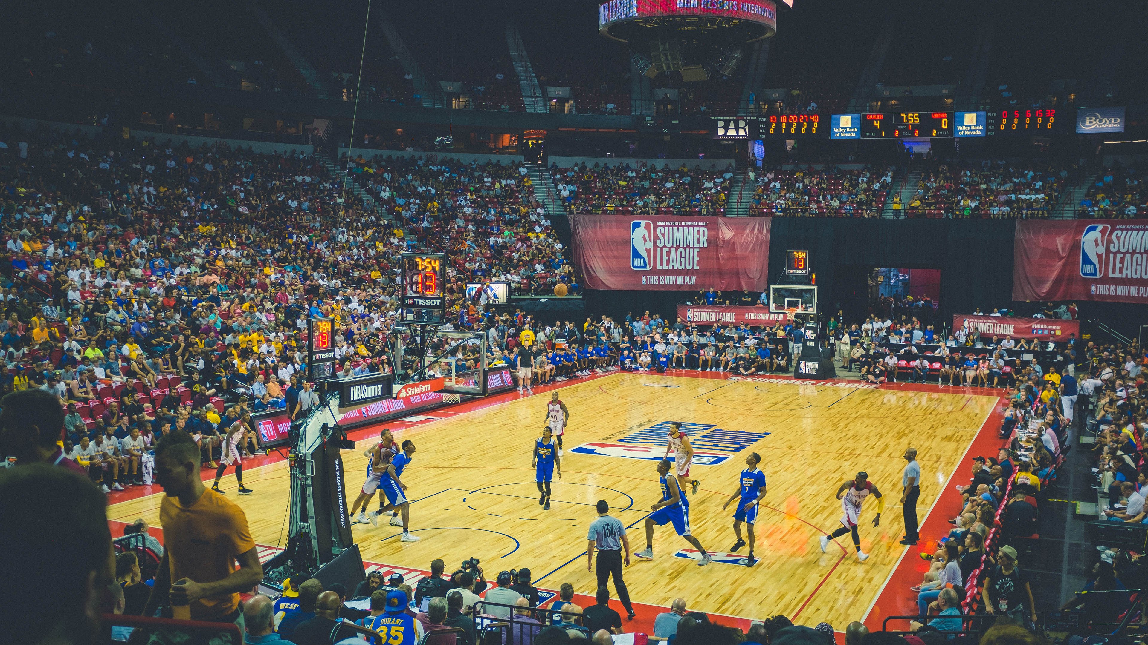 九游娱乐网站-森林狼本土球员参与城市公益活动，森林狼球队